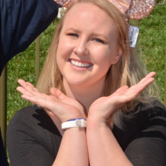 Meet your Posher, Cindy - Picture 1 of 1